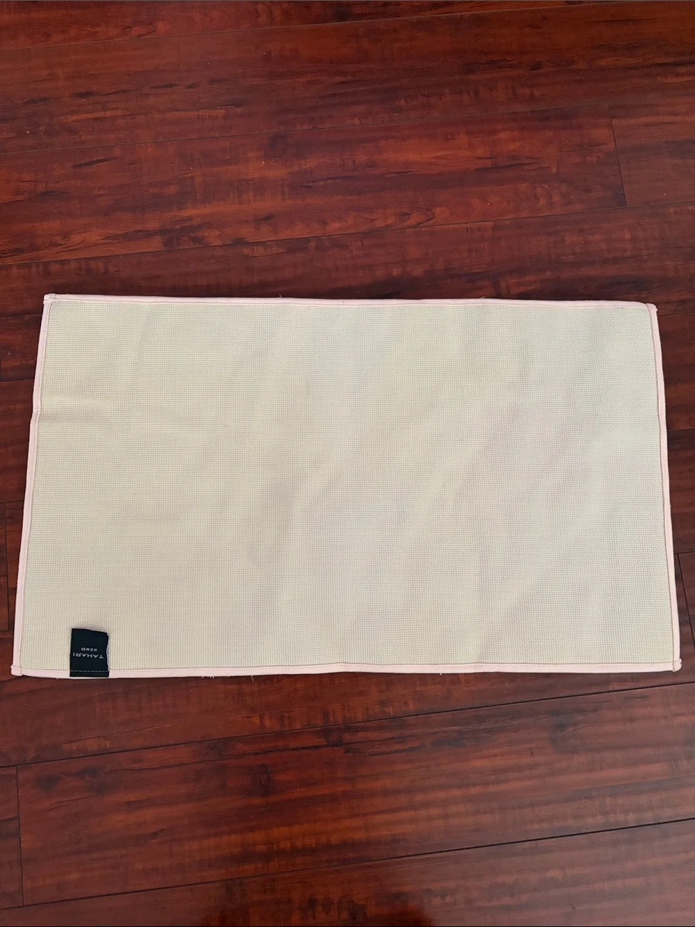 Tahari Cream and White Bunny Ear Bath Mat